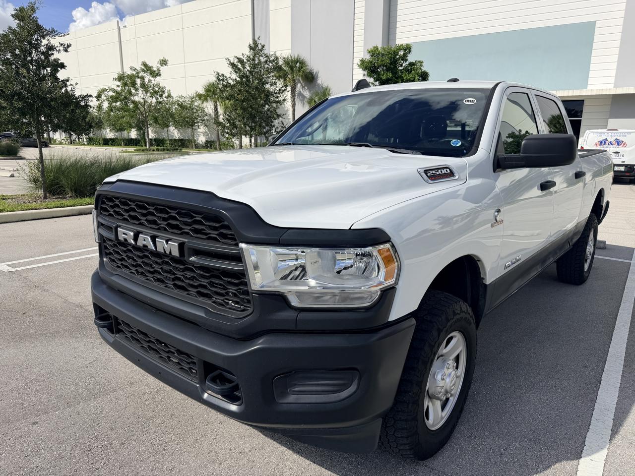 RAM 2500 Tradesman Crew Cab SWB 4WD 2022