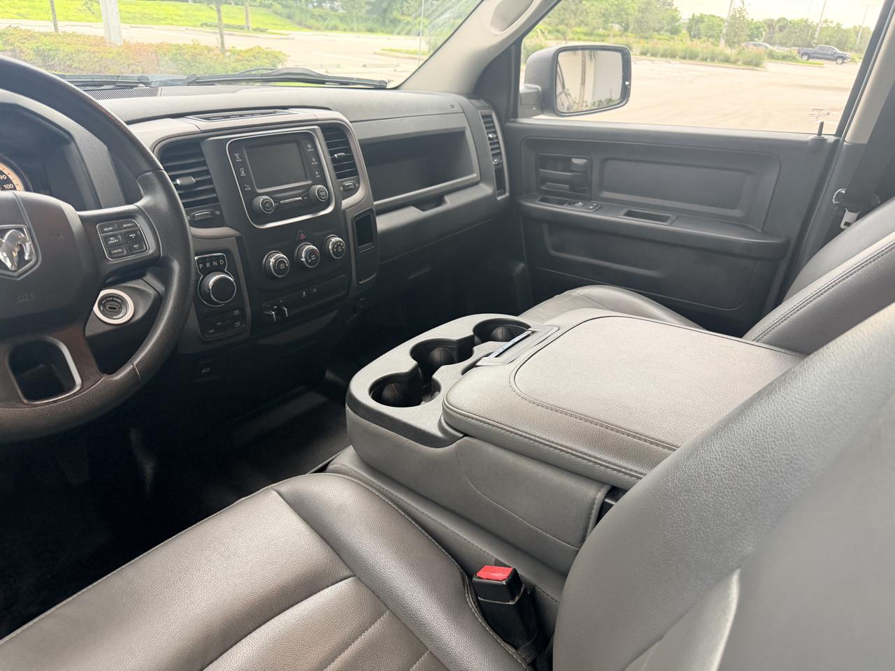 RAM 1500 Tradesman Crew Cab SWB 4WD 2017