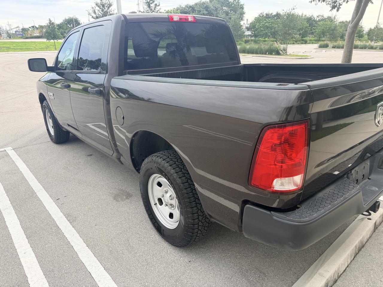 RAM 1500 Tradesman Crew Cab SWB 4WD 2017