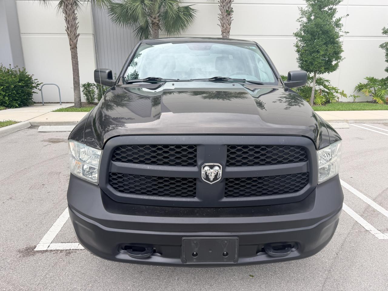 RAM 1500 Tradesman Crew Cab SWB 4WD 2017