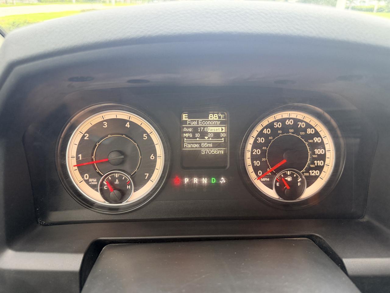 RAM 1500 Tradesman Crew Cab SWB 4WD 2017