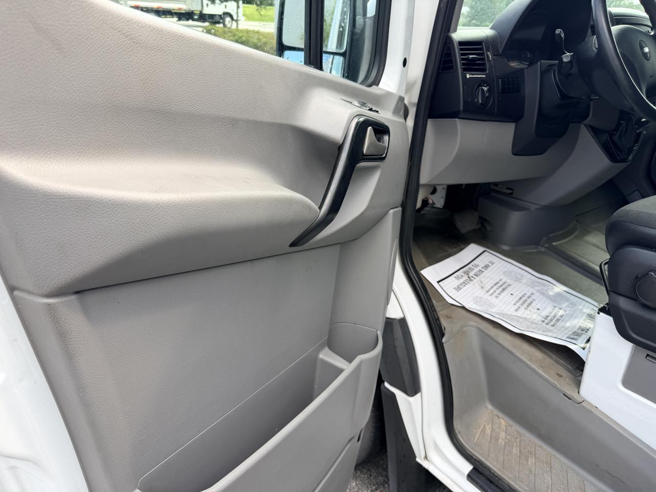 Freightliner Sprinter 2500 144-in. WB 2012