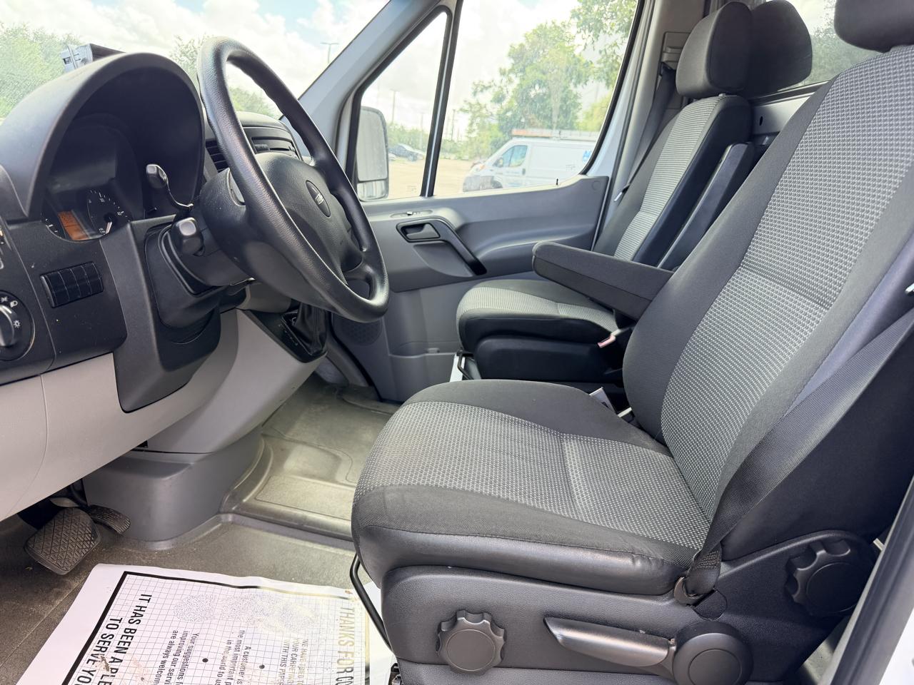 Freightliner Sprinter 2500 144-in. WB 2012