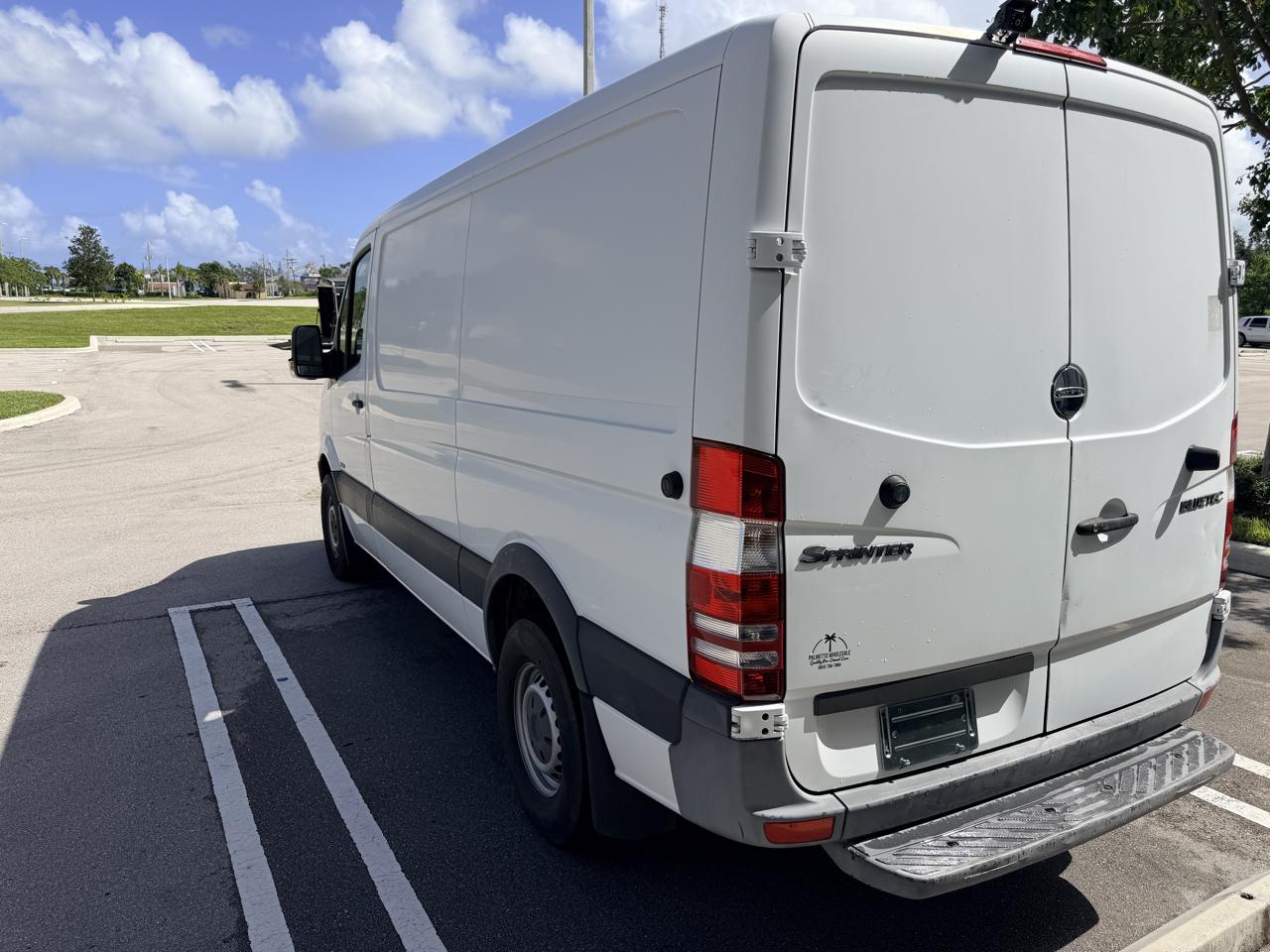 Freightliner Sprinter 2500 144-in. WB 2012