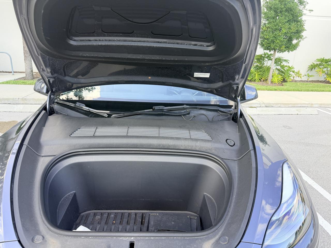 Tesla Model Y Long Range RWD 2023