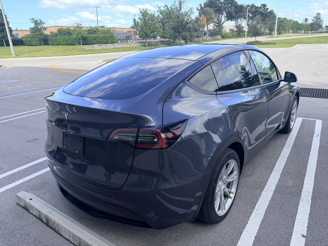 Tesla Model Y Long Range RWD 2023