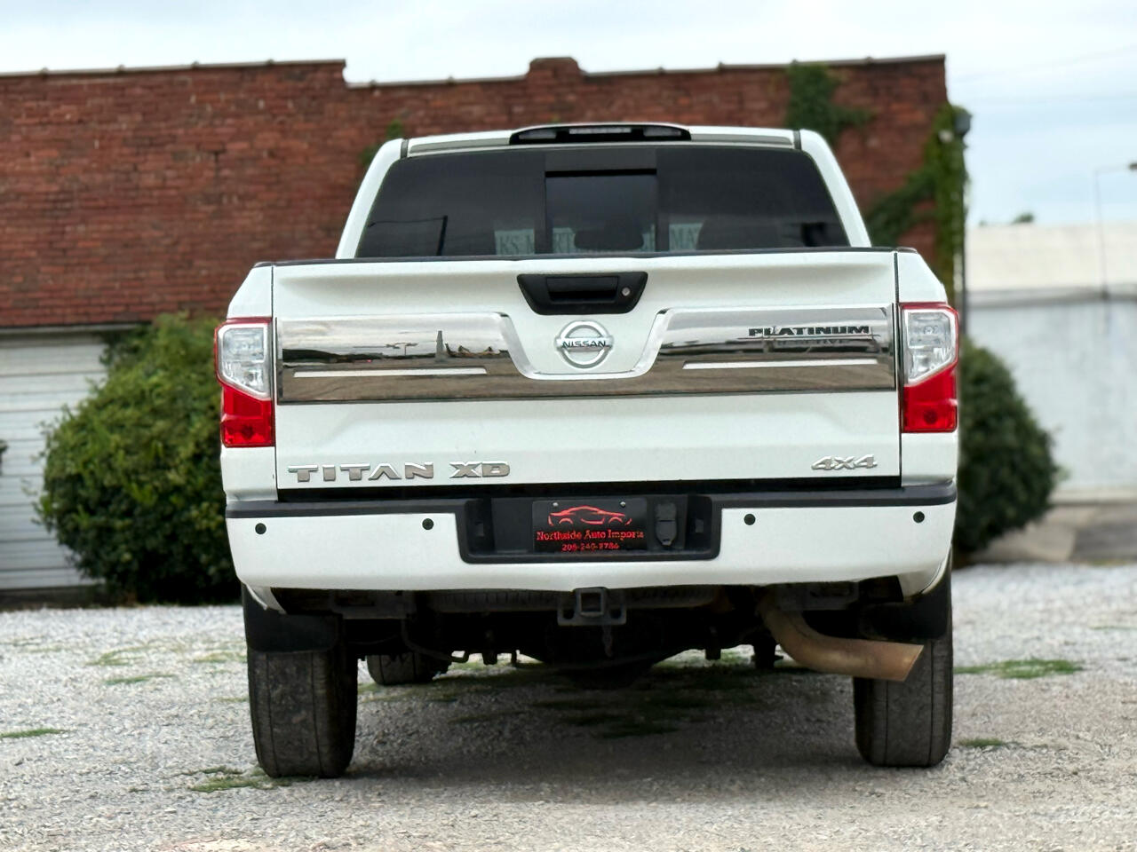 2017 Nissan Titan photo 4