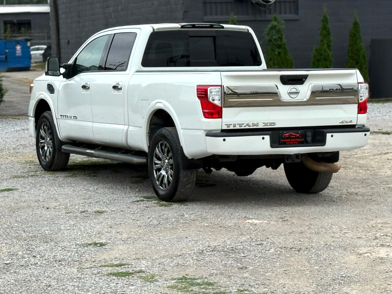 2017 Nissan Titan photo 5