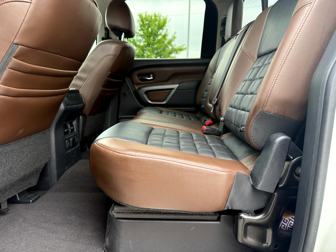 2017 Nissan Titan photo 6