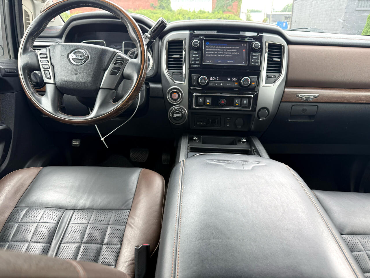2017 Nissan Titan photo 7