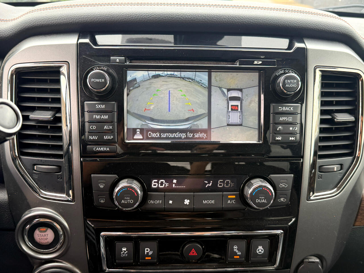 2017 Nissan Titan photo 11