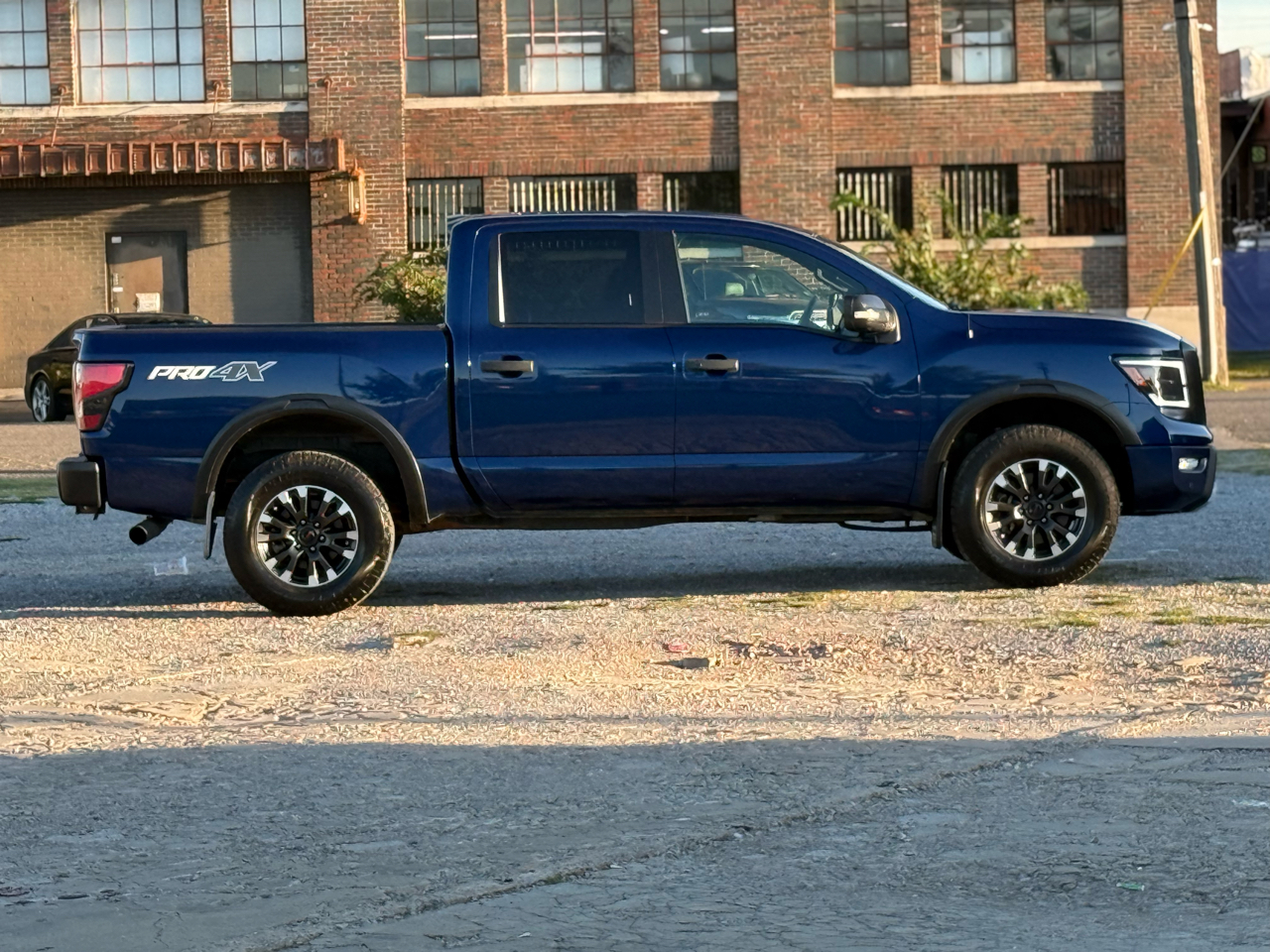 Nissan Titan PRO-4X Crew Cab 4WD 2020 Nissan Titan PRO-4X Crew Cab 4WD 2020