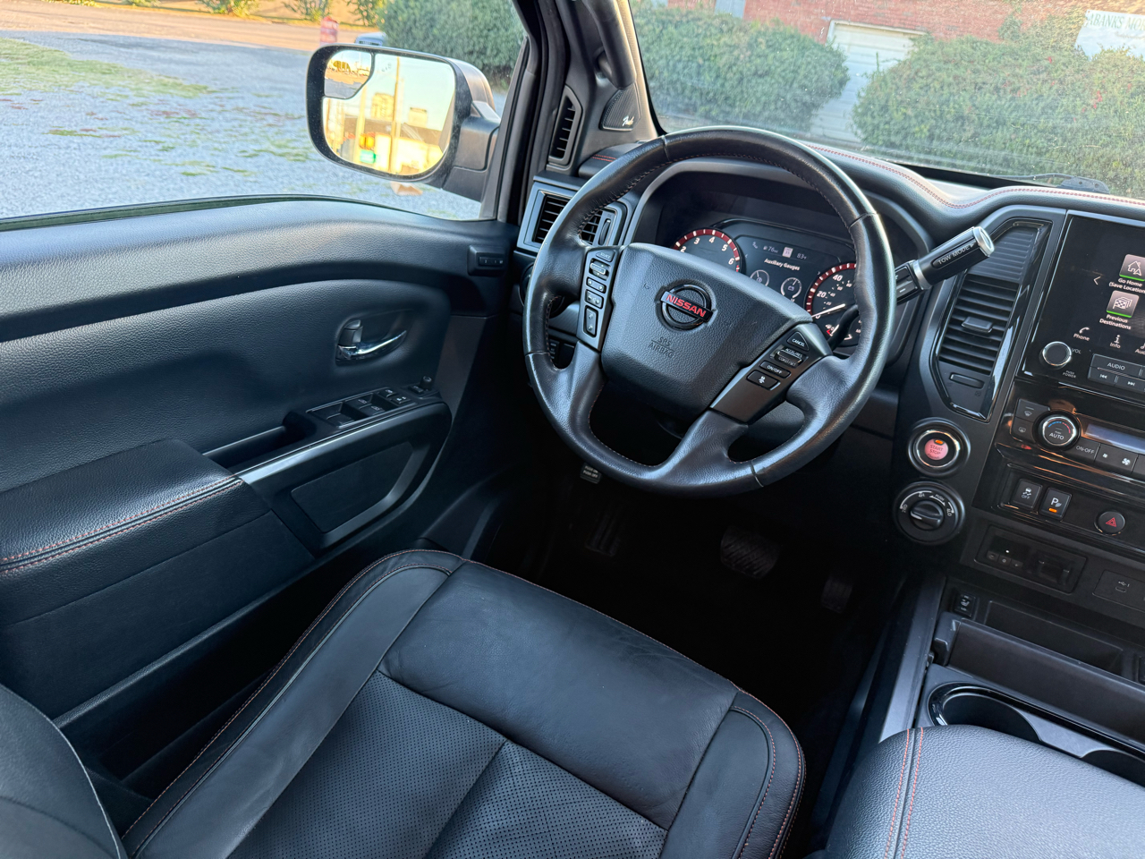 Nissan Titan PRO-4X Crew Cab 4WD 2020 Nissan Titan PRO-4X Crew Cab 4WD 2020