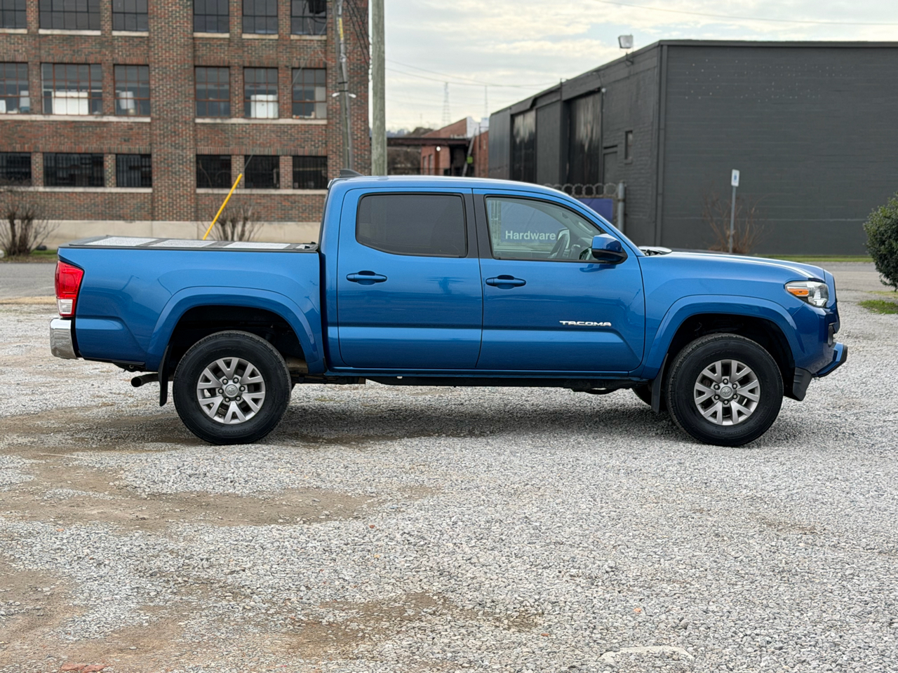 Toyota Tacoma SR5 Dbl Cab 2WD V6 at 2016