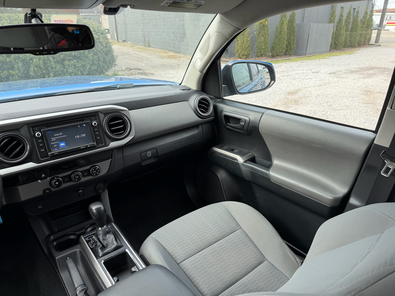 Toyota Tacoma SR5 Dbl Cab 2WD V6 at 2016