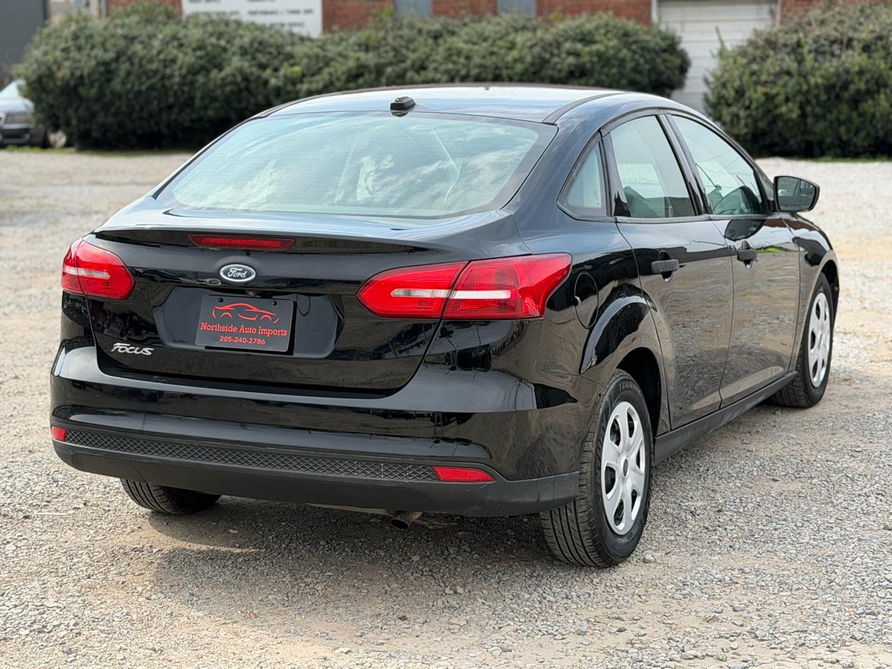 Ford Focus S Sedan 2017