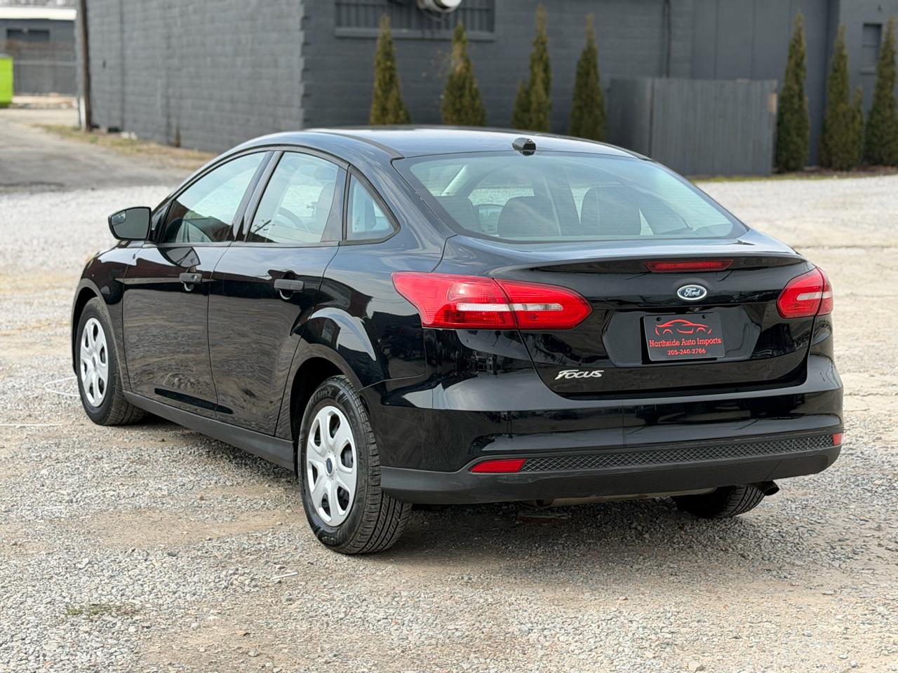 Ford Focus S Sedan 2017