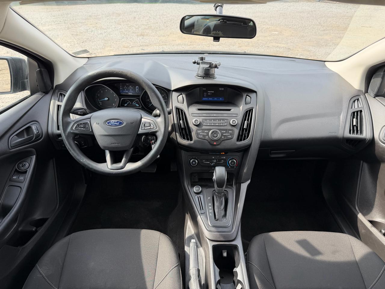 Ford Focus S Sedan 2017