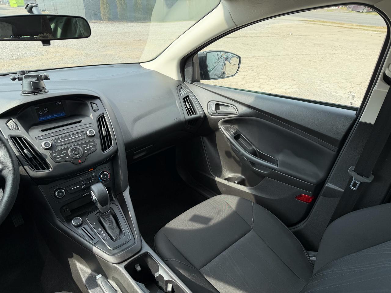 Ford Focus S Sedan 2017