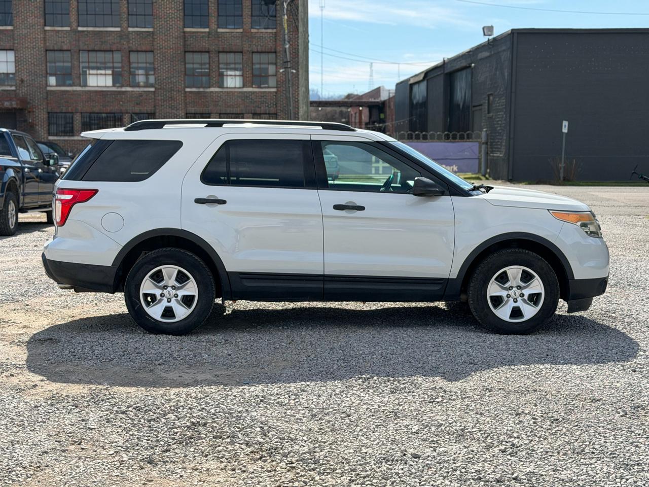 Ford Explorer Base 4WD 2011