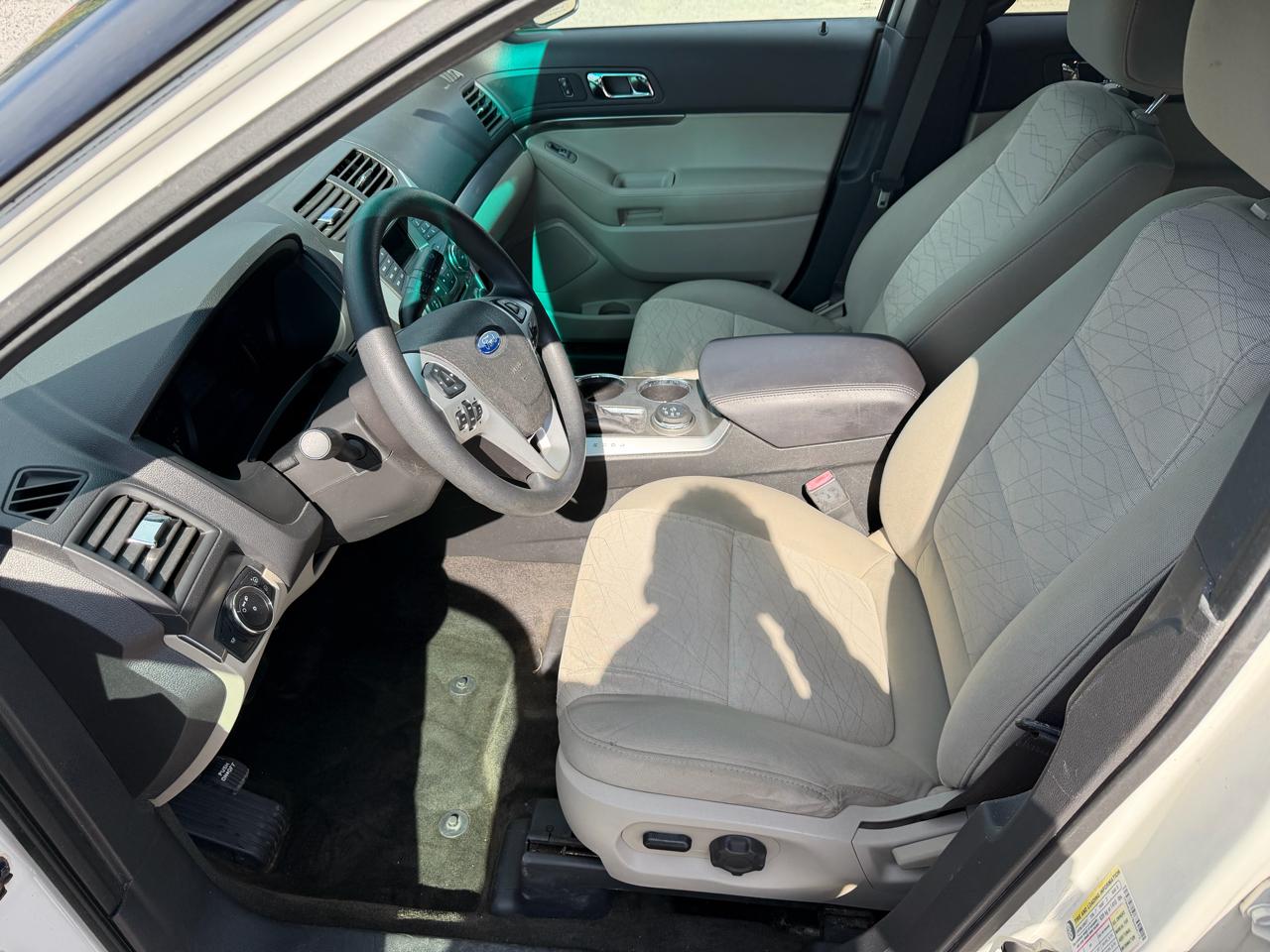 Ford Explorer Base 4WD 2011