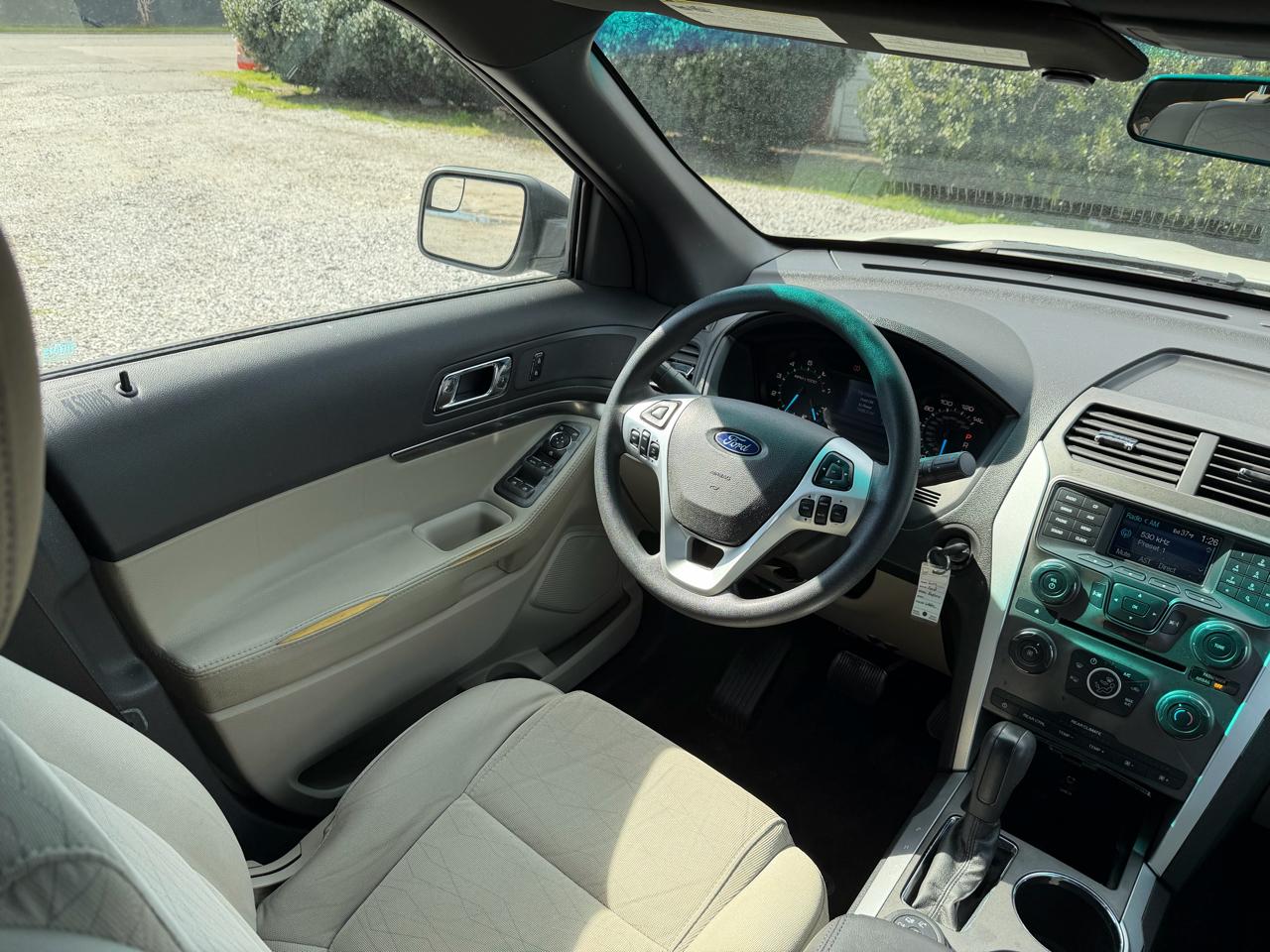 Ford Explorer Base 4WD 2011