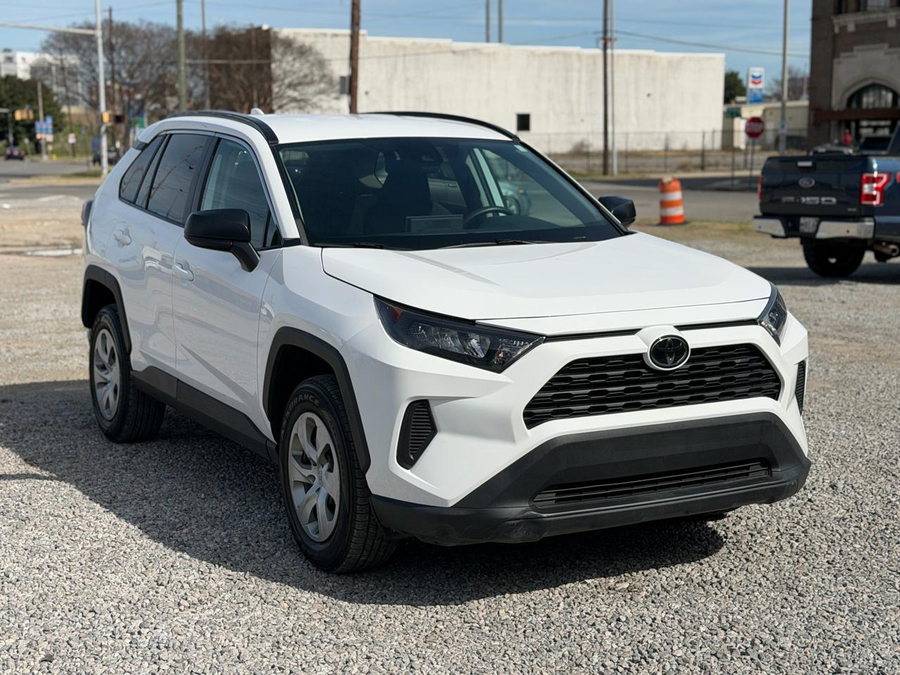 Toyota RAV4 LE 2020