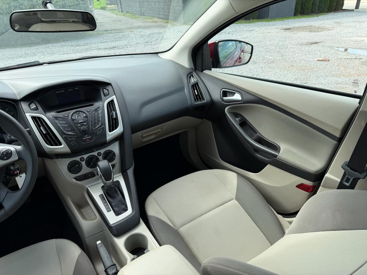 Ford Focus SE Sedan 2014