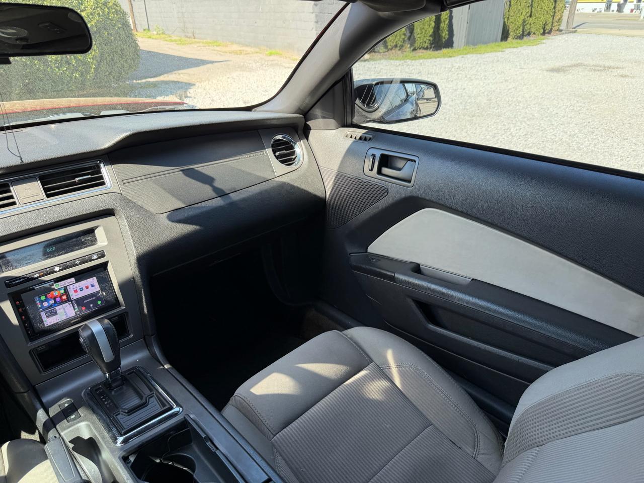 Ford Mustang V6 Convertible 2014