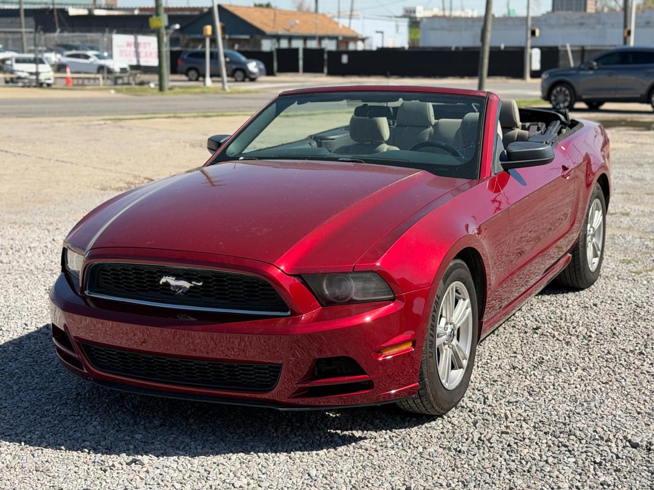 Ford Mustang V6 Convertible 2014