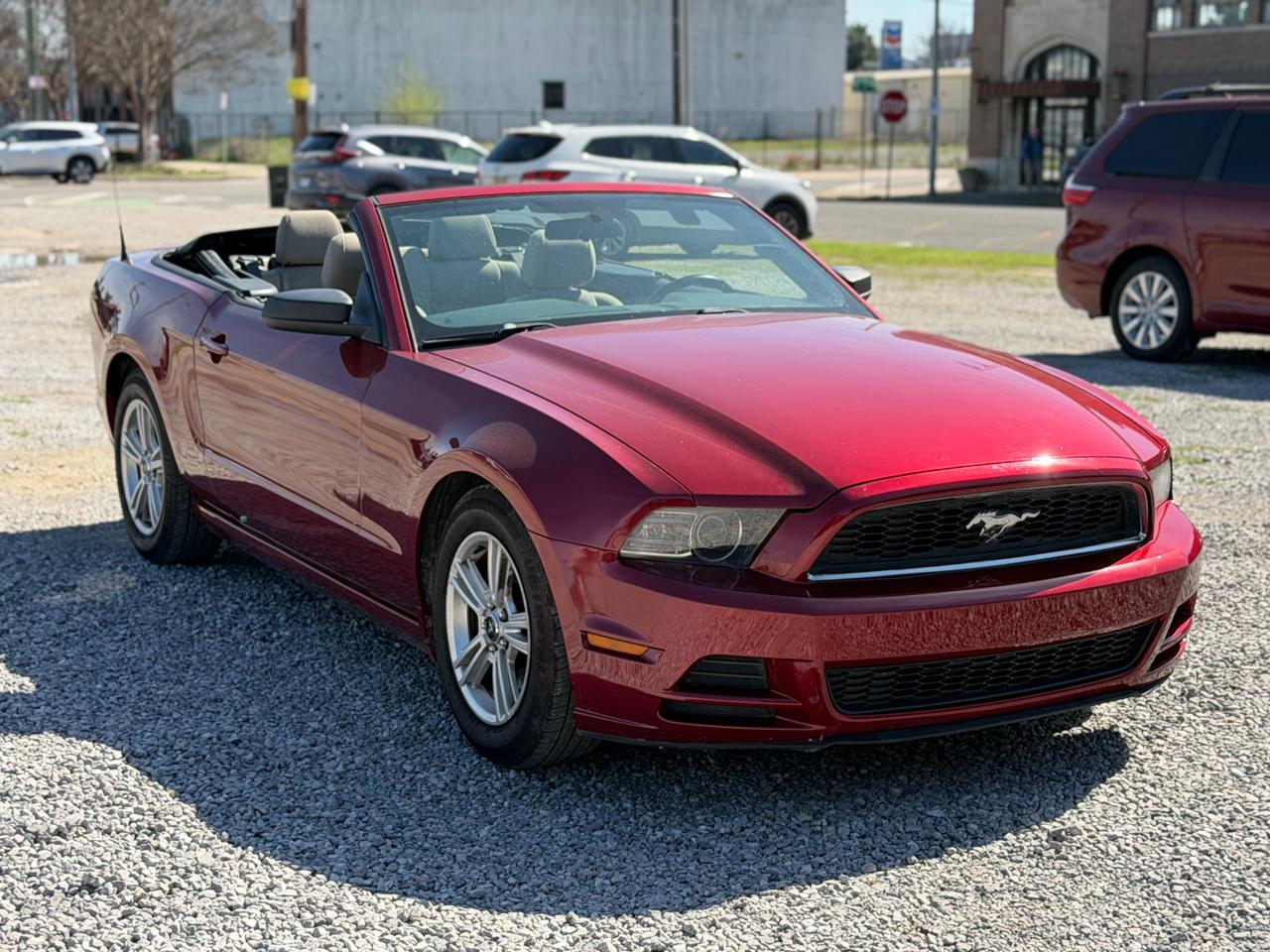Ford Mustang V6 Convertible 2014