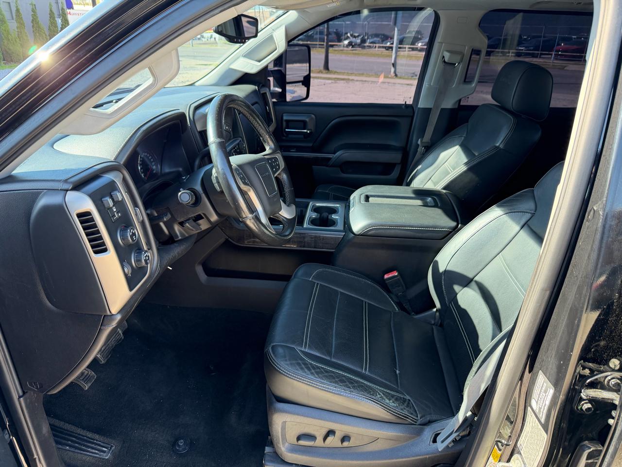 GMC Sierra 3500HD Denali Crew Cab 4WD 2015