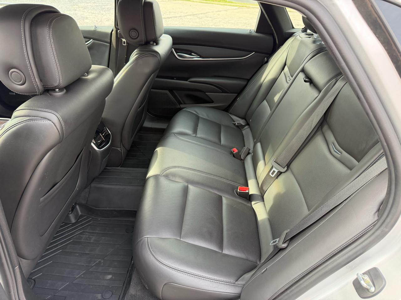 Cadillac XTS Base 2013