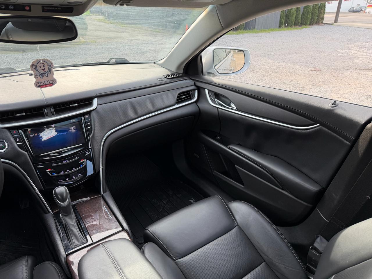 Cadillac XTS Base 2013