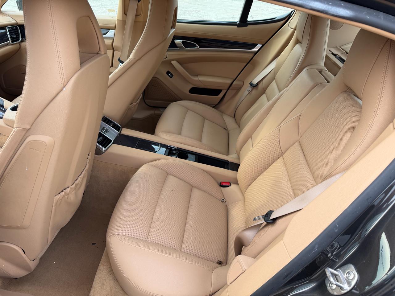 Porsche Panamera 4 2012