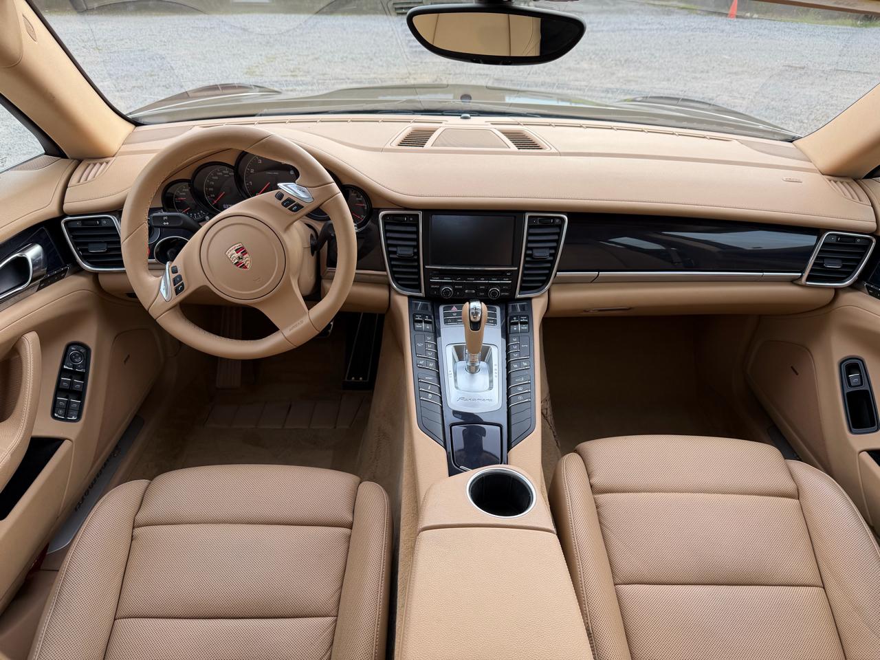 Porsche Panamera 4 2012