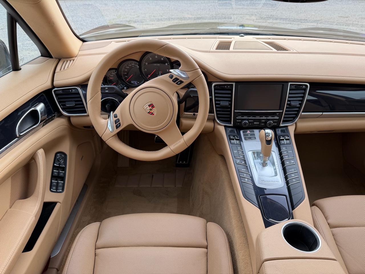 Porsche Panamera 4 2012