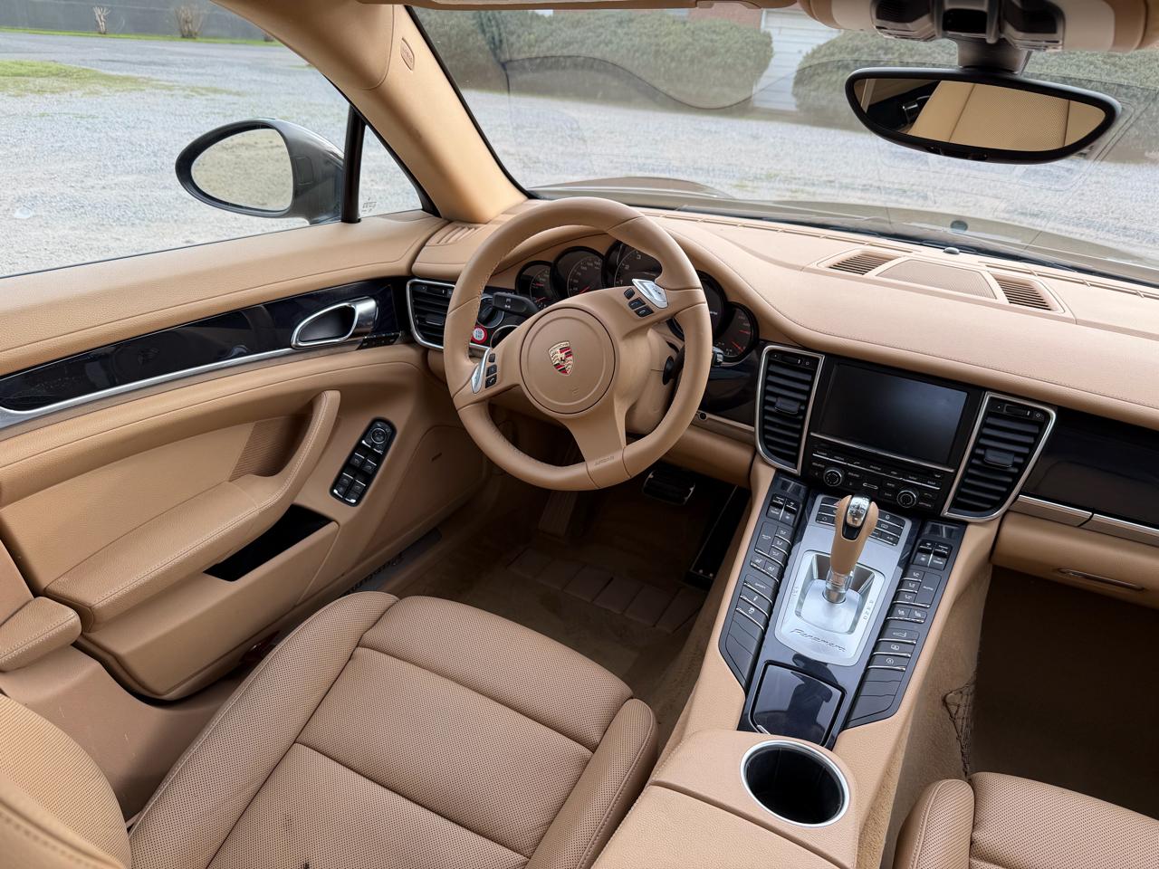 Porsche Panamera 4 2012