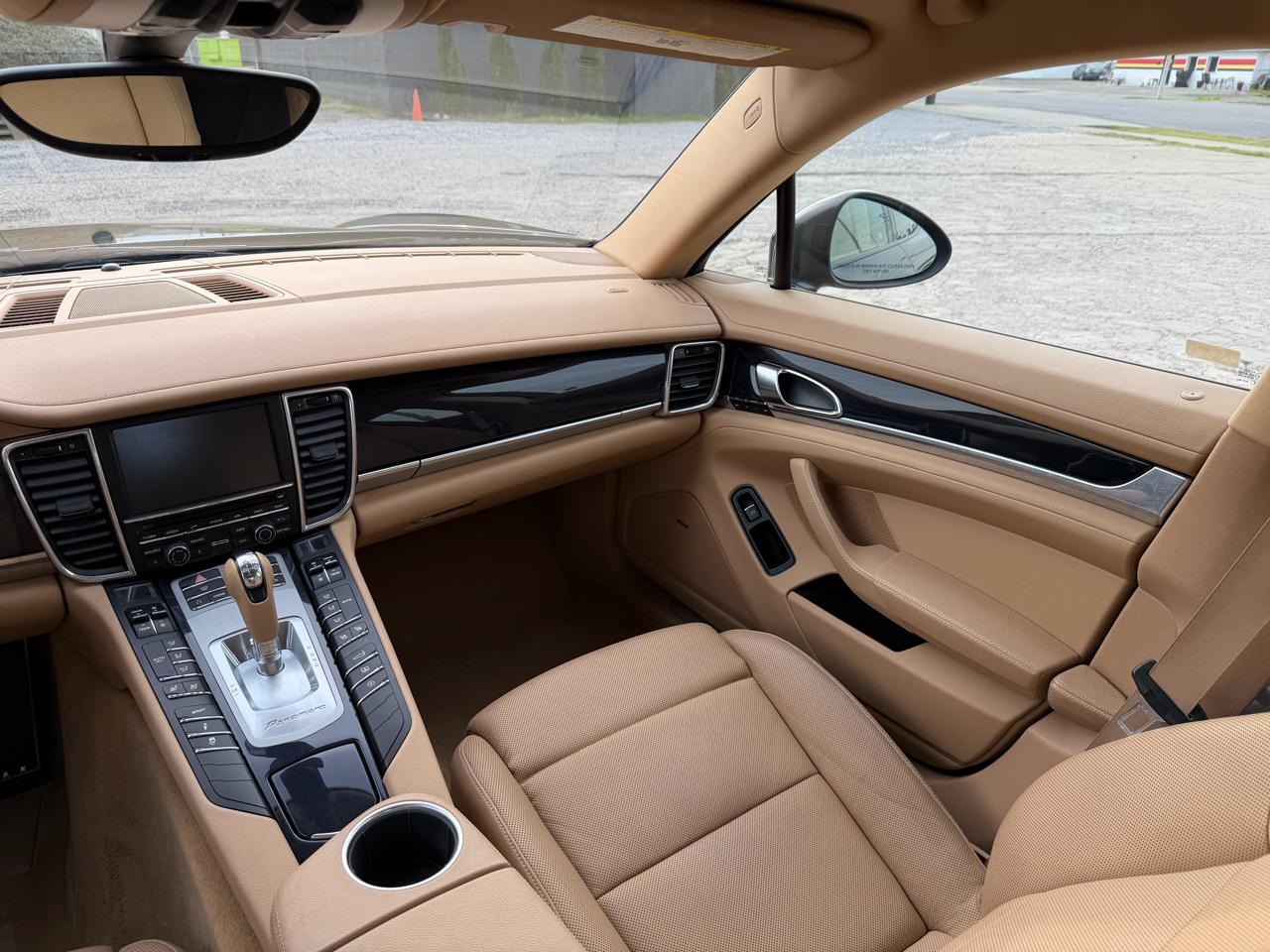 Porsche Panamera 4 2012