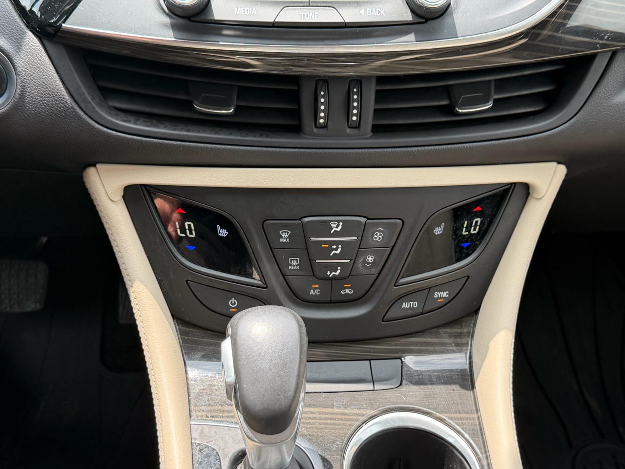 Buick Envision Essense 2020
