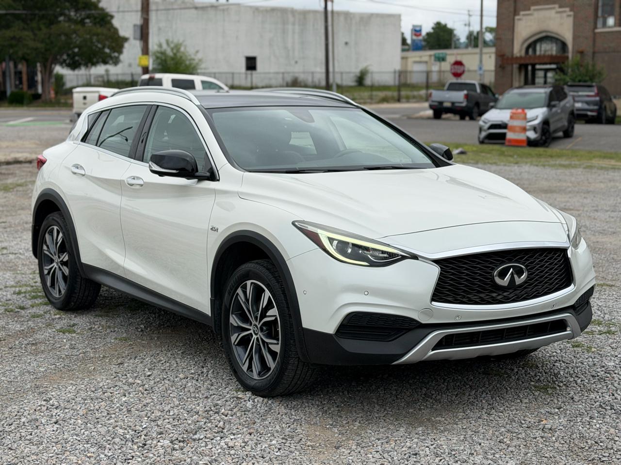 Infiniti QX30 LUXE AWD 2019