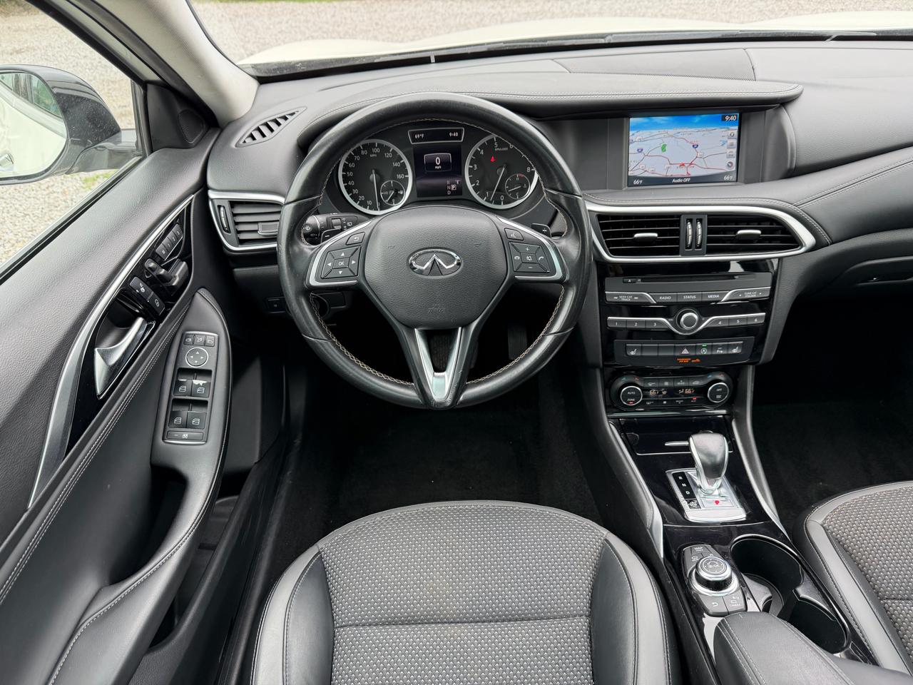 Infiniti QX30 LUXE AWD 2019