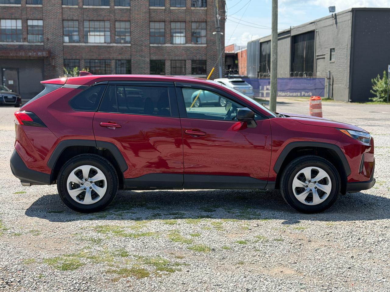 Toyota RAV4 LE 2023