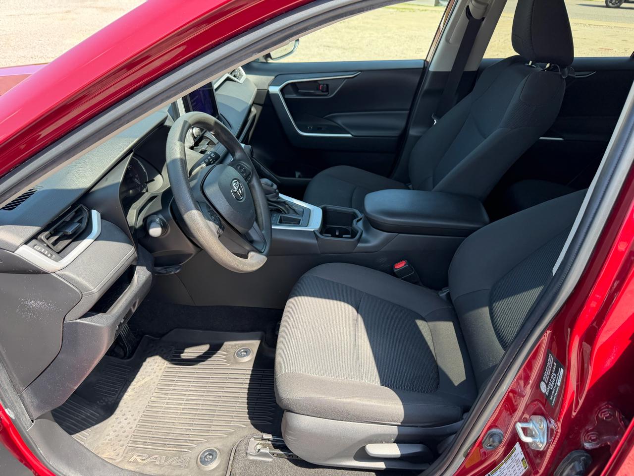 Toyota RAV4 LE 2023