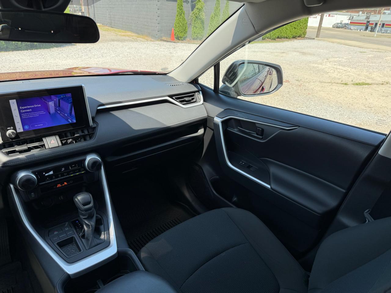 Toyota RAV4 LE 2023