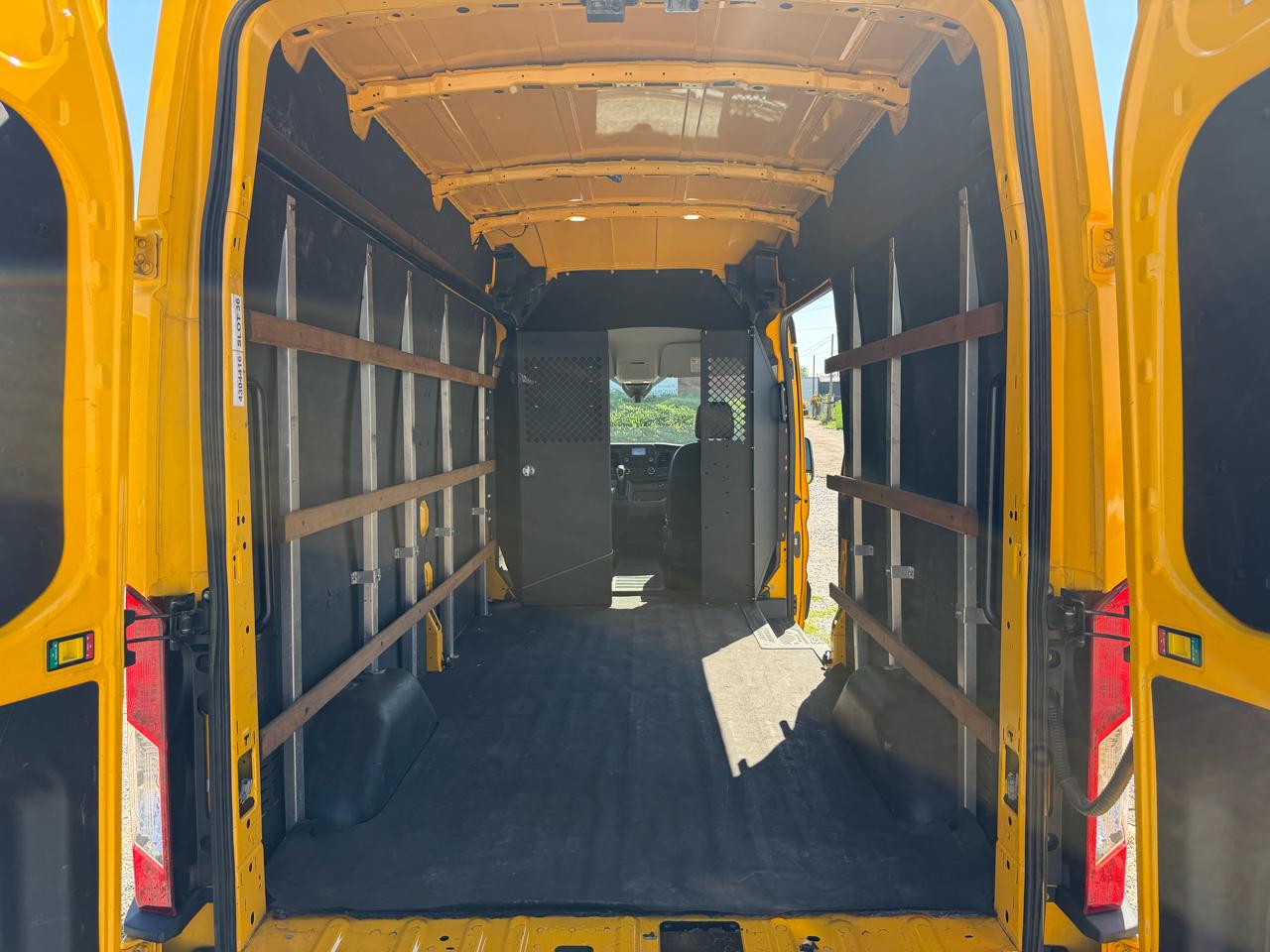 Ford Transit 250 2021