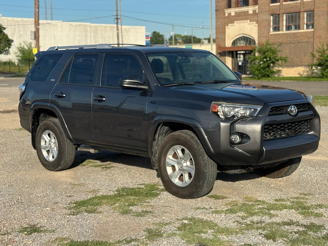Toyota 4Runner SR5 4WD 2016