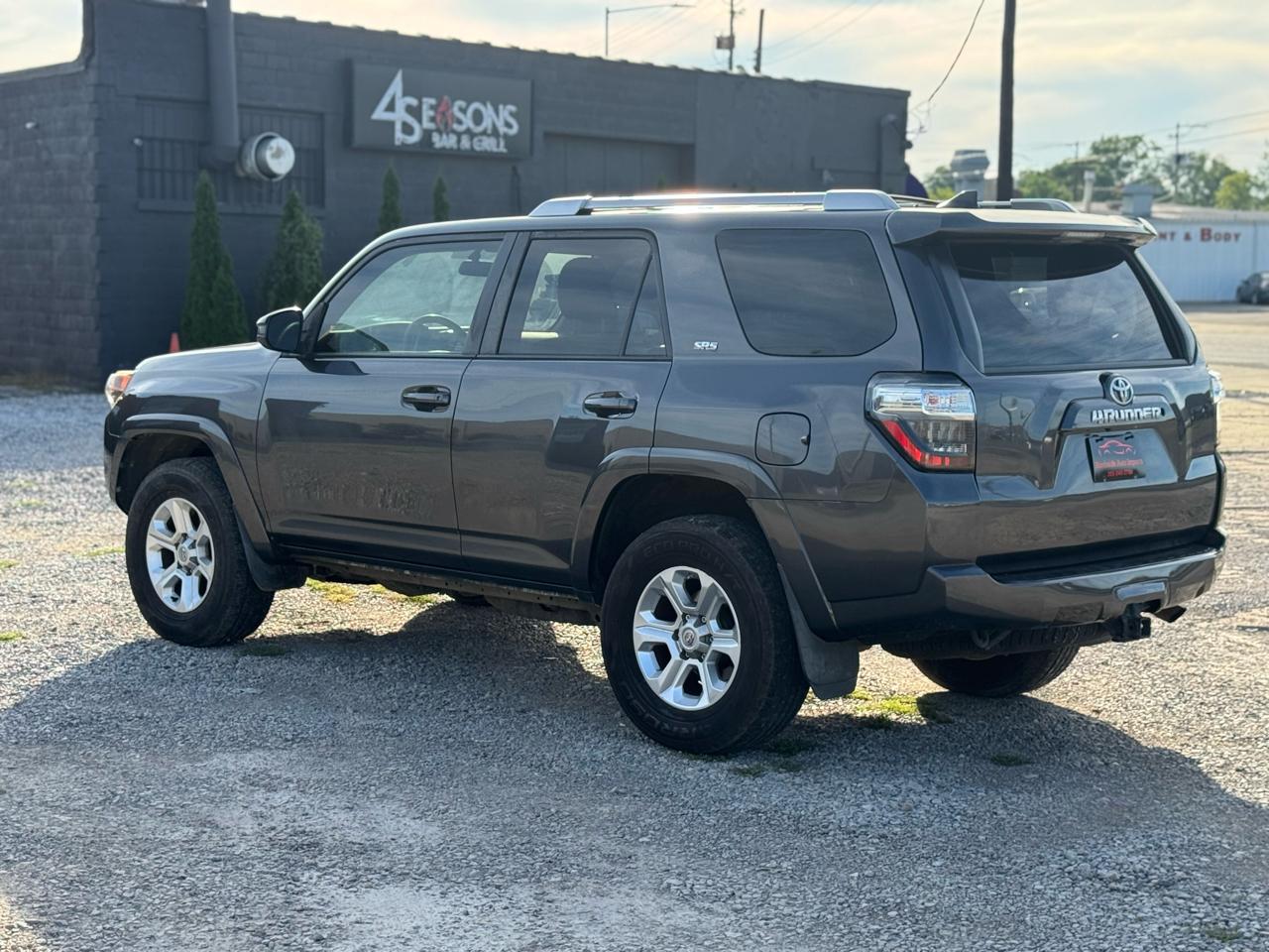 Toyota 4Runner SR5 4WD 2016