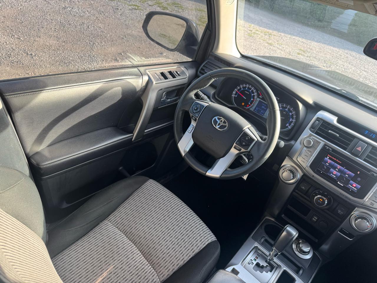Toyota 4Runner SR5 4WD 2016