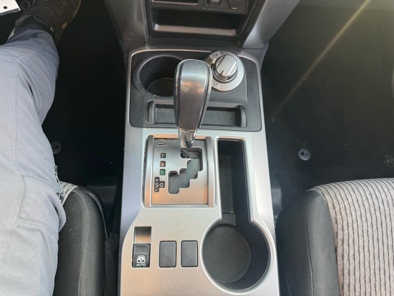 Toyota 4Runner SR5 4WD 2016